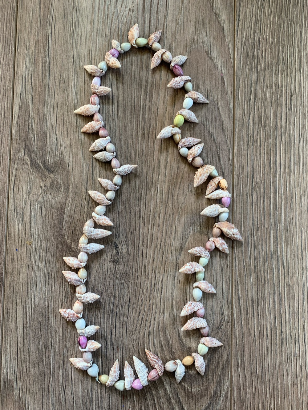 Vintage Hawaiian Shell Necklace - Picture 6 of 10